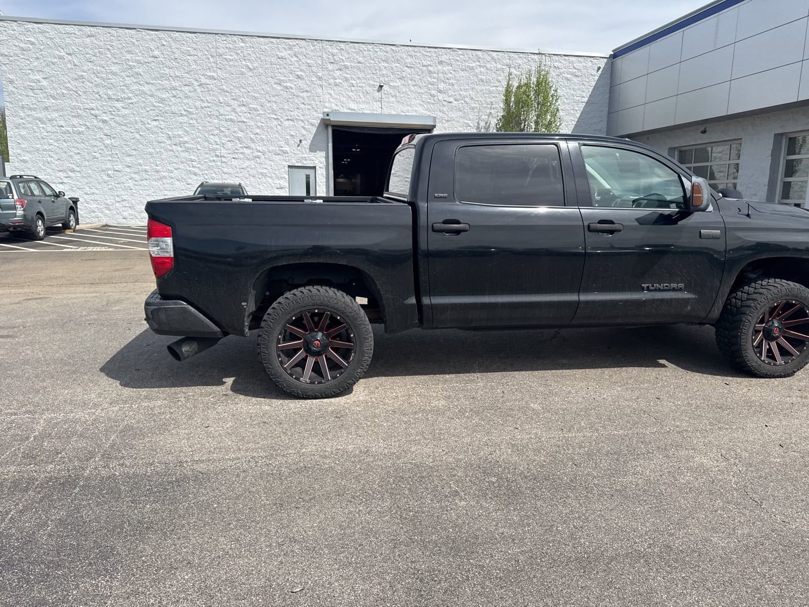 Used 2014 Toyota Tundra SR5 w/ TRD Off Road Package image 10