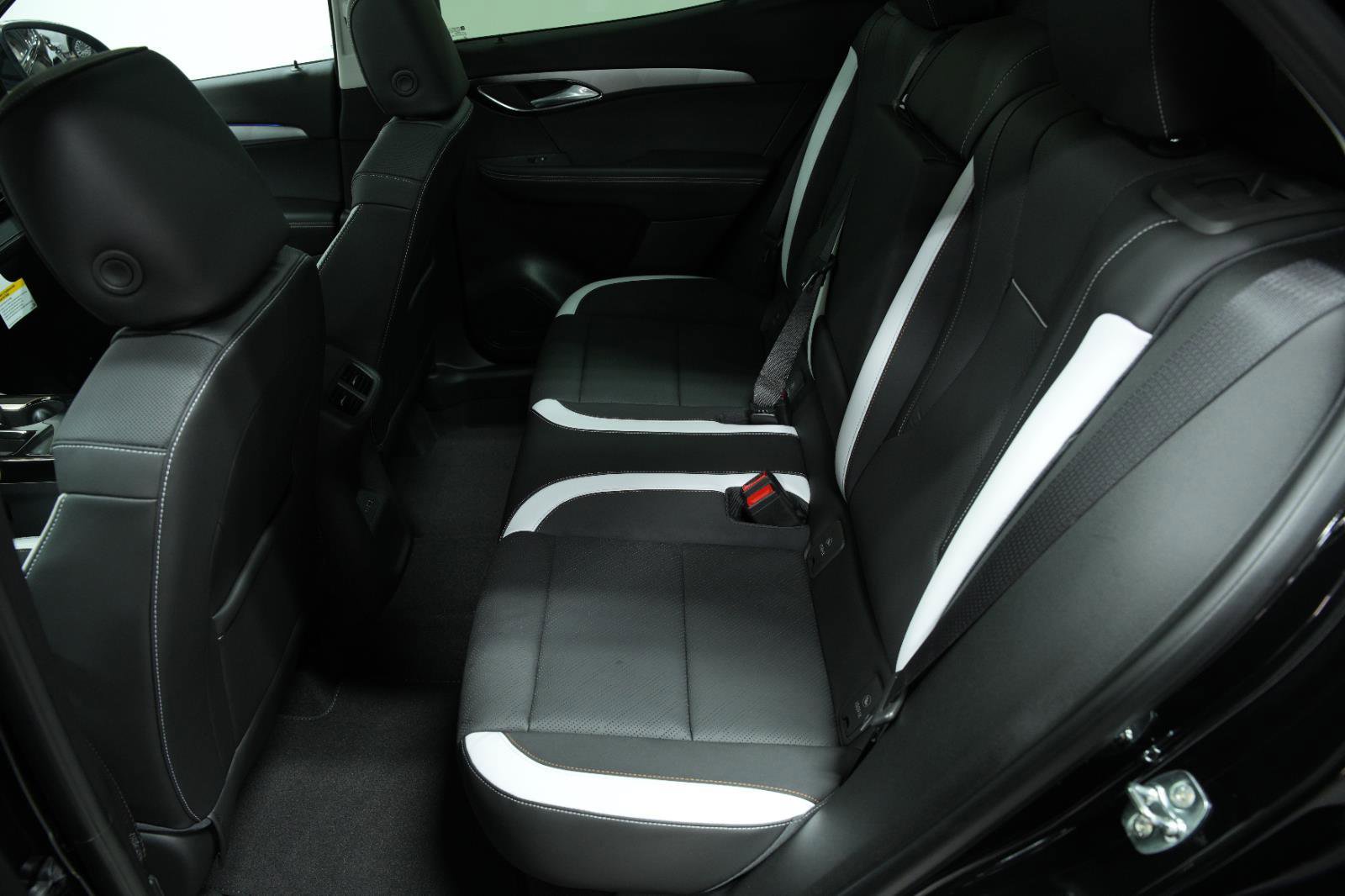 New 2025 Buick Envision Sport Touring image 22