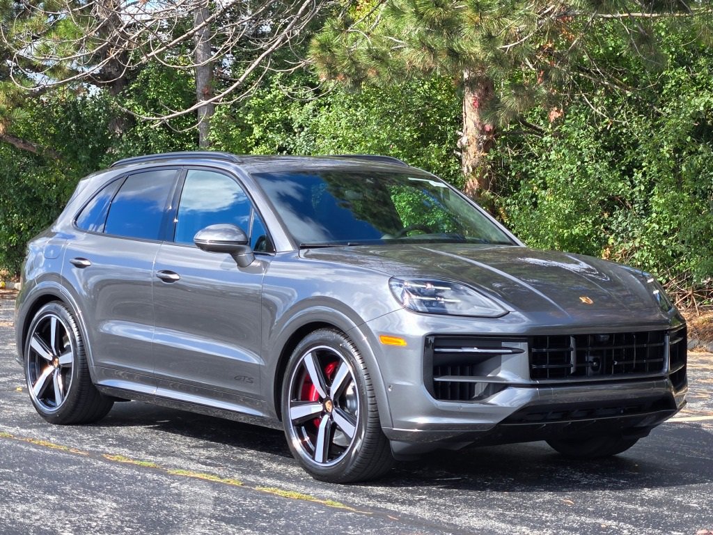 New 2026 Porsche Cayenne GTS image 9