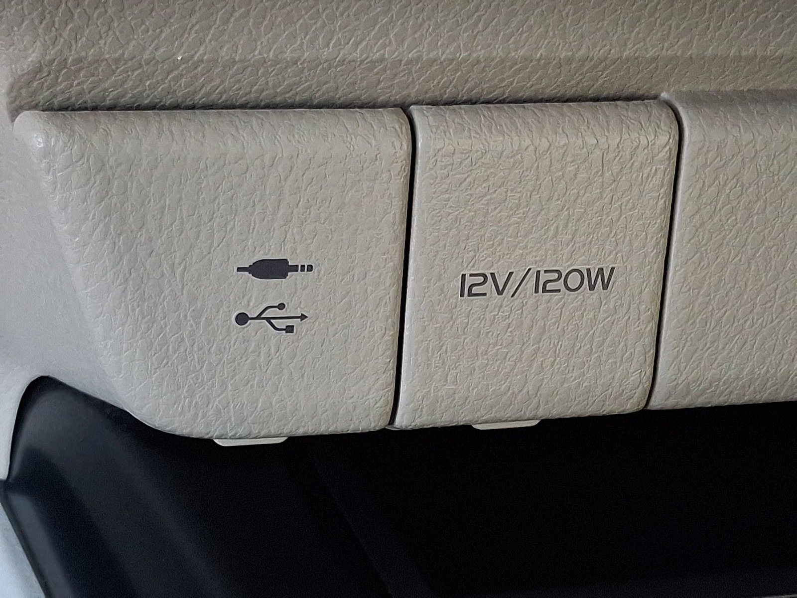 Used 2018 Toyota Camry LE image 24