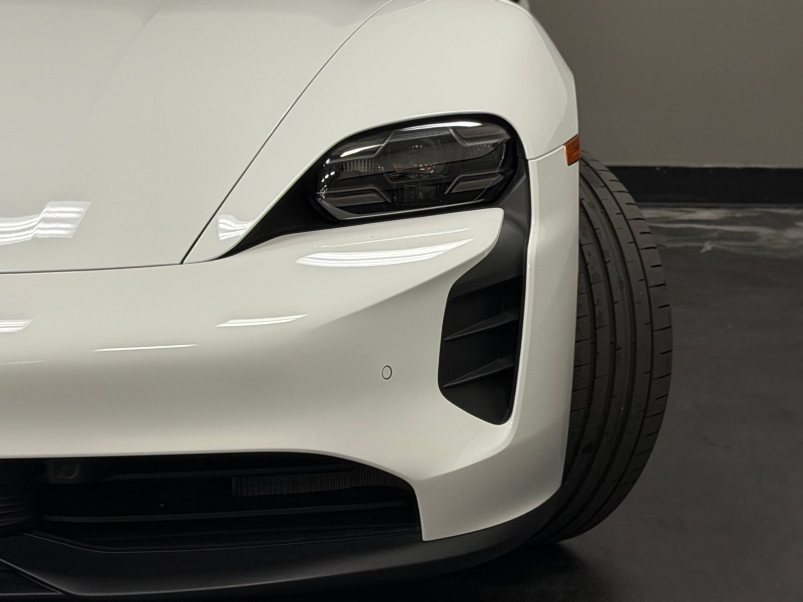 Used 2023 Porsche Taycan w/ Premium Package RWD image 8