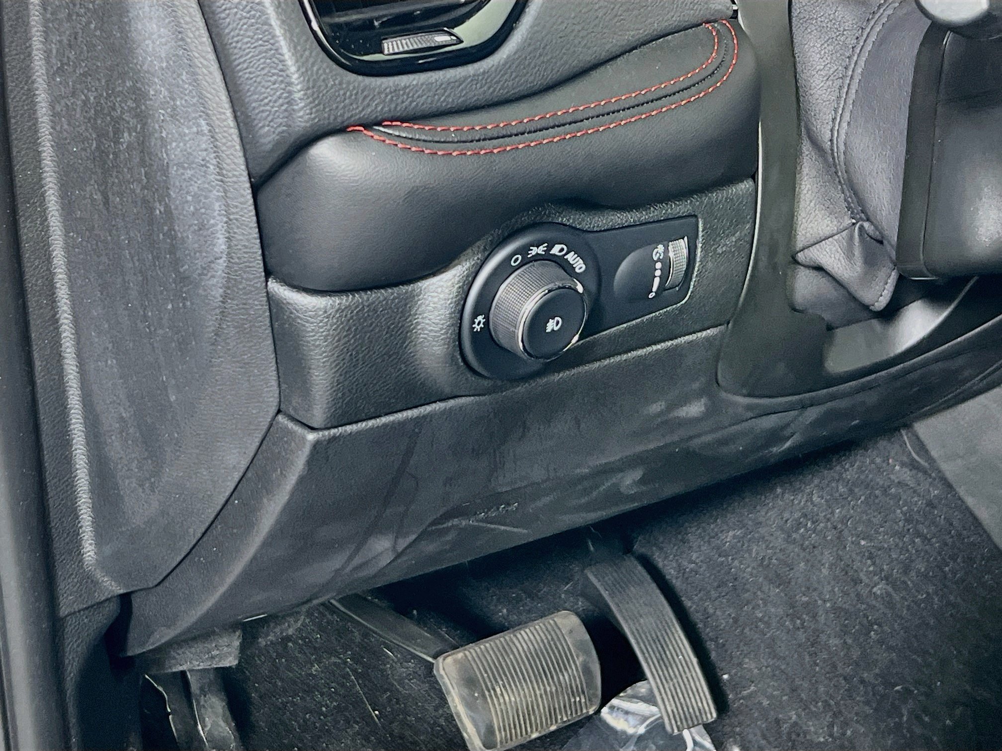 Used 2023 Dodge Durango R/T w/ Tow 'N Go Package AWD/4WD image 10