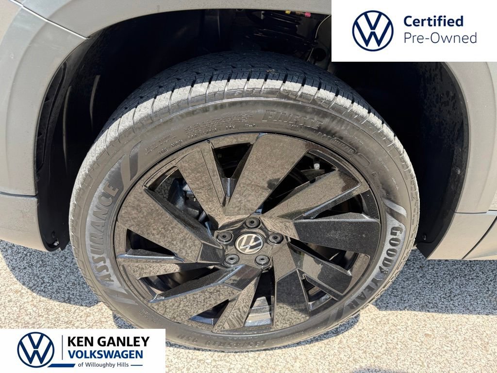 Certified 2023 Volkswagen Taos SEL w/ Black Wheel Package AWD/4WD image 37