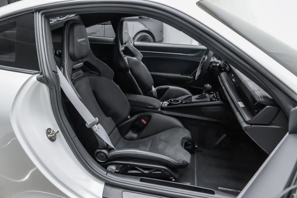 Used 2026 Porsche 911 GT3 w/ Weissach Package image 34