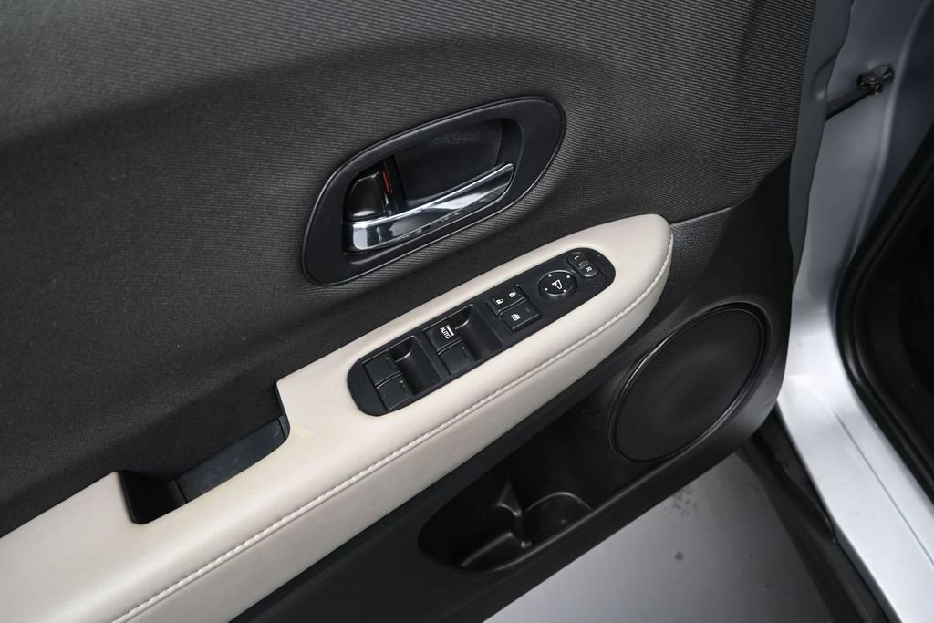 Used 2022 Honda HR-V LX image 17