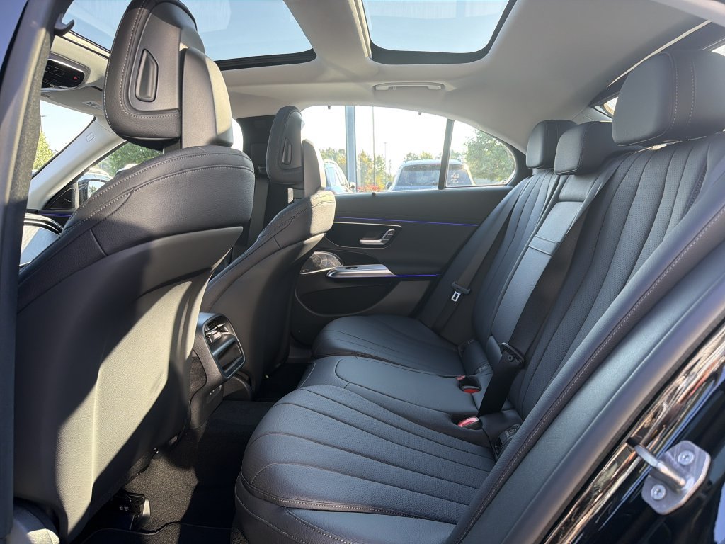 New 2027 Mercedes-Benz E 450 4MATIC Sedan image 12