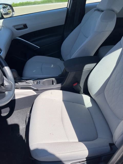 Used 2025 Toyota Corolla Cross L image 12