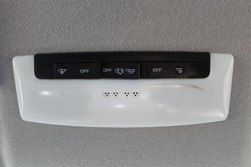 Used 2018 Nissan Kicks SV image 20