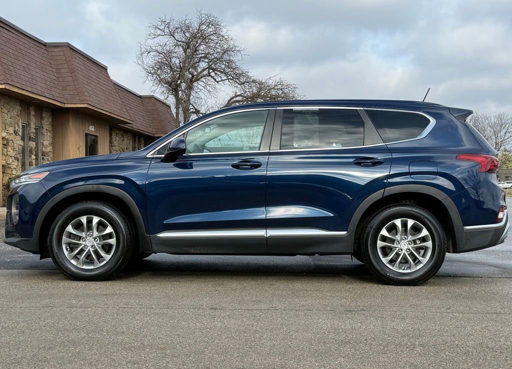 Used 2019 Hyundai Santa Fe SE image 2