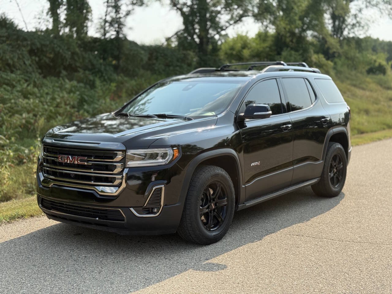 Used 2023 GMC Acadia AT4 w/ Technology Package AWD/4WD image 2