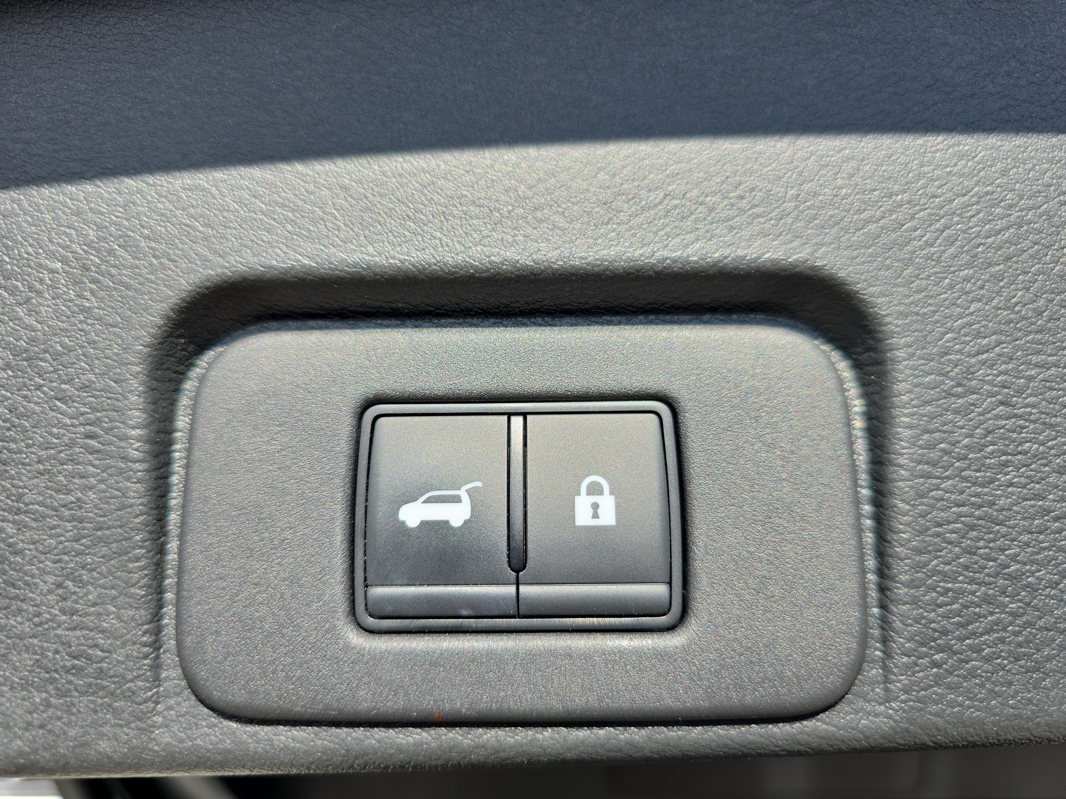 Used 2023 Nissan Rogue SL FWD image 13