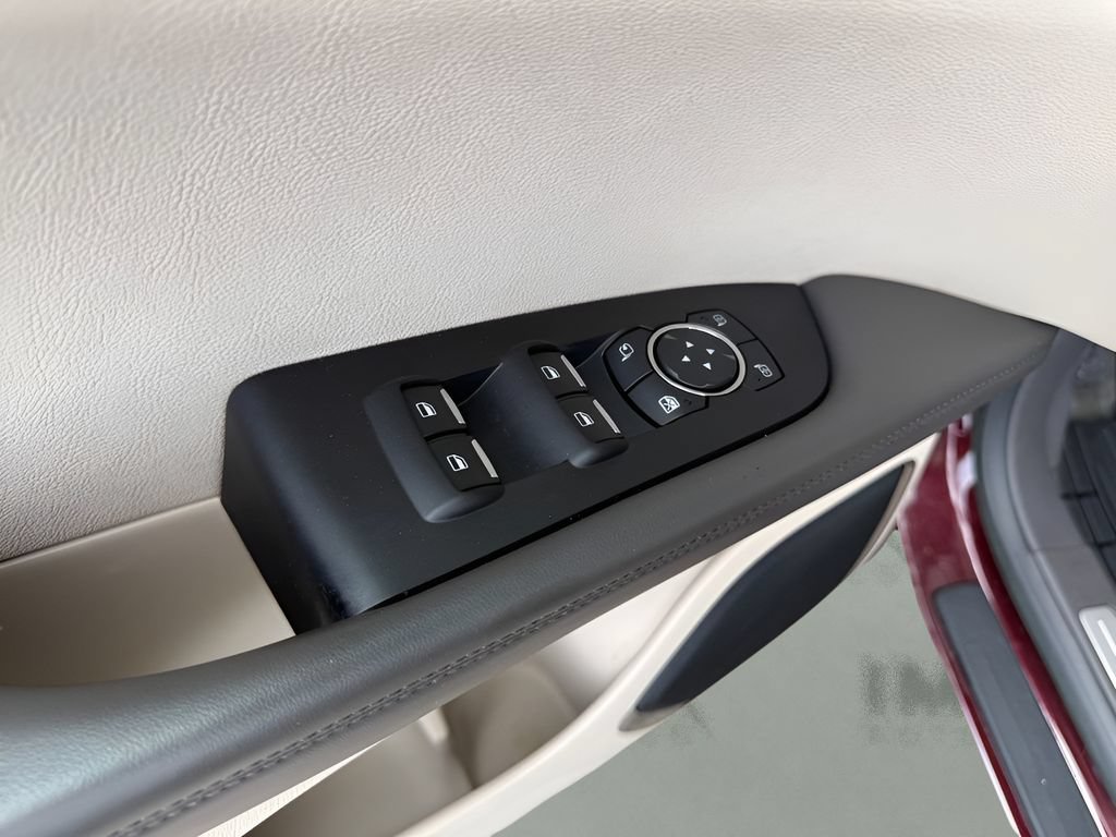 Used 2018 Lincoln MKX Reserve w/ Driver Assistance Package AWD/4WD image 11