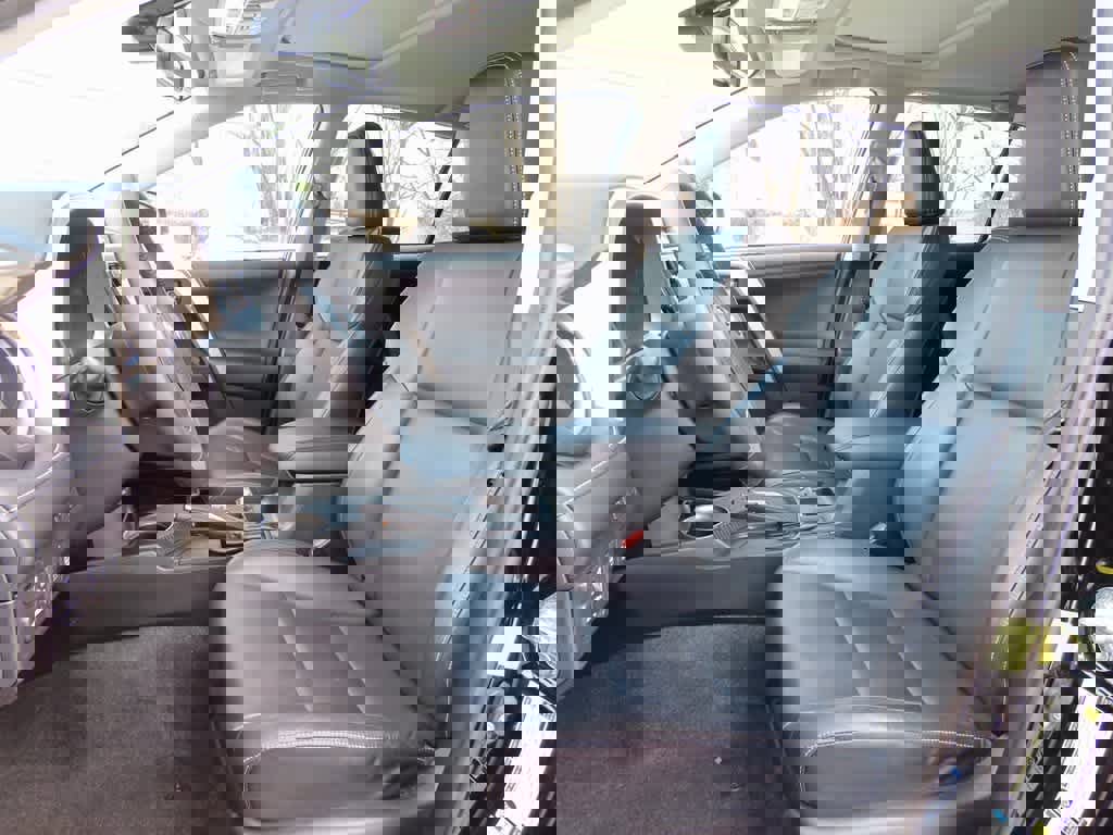 Used 2015 Toyota RAV4 Limited image 14