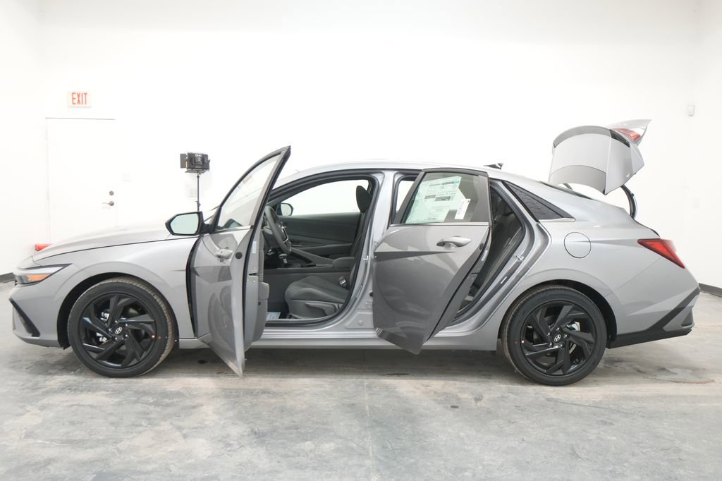 New 2026 Hyundai Elantra SEL Sport image 24