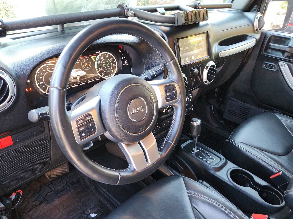 Used 2017 Jeep Wrangler Rubicon AWD/4WD image 8