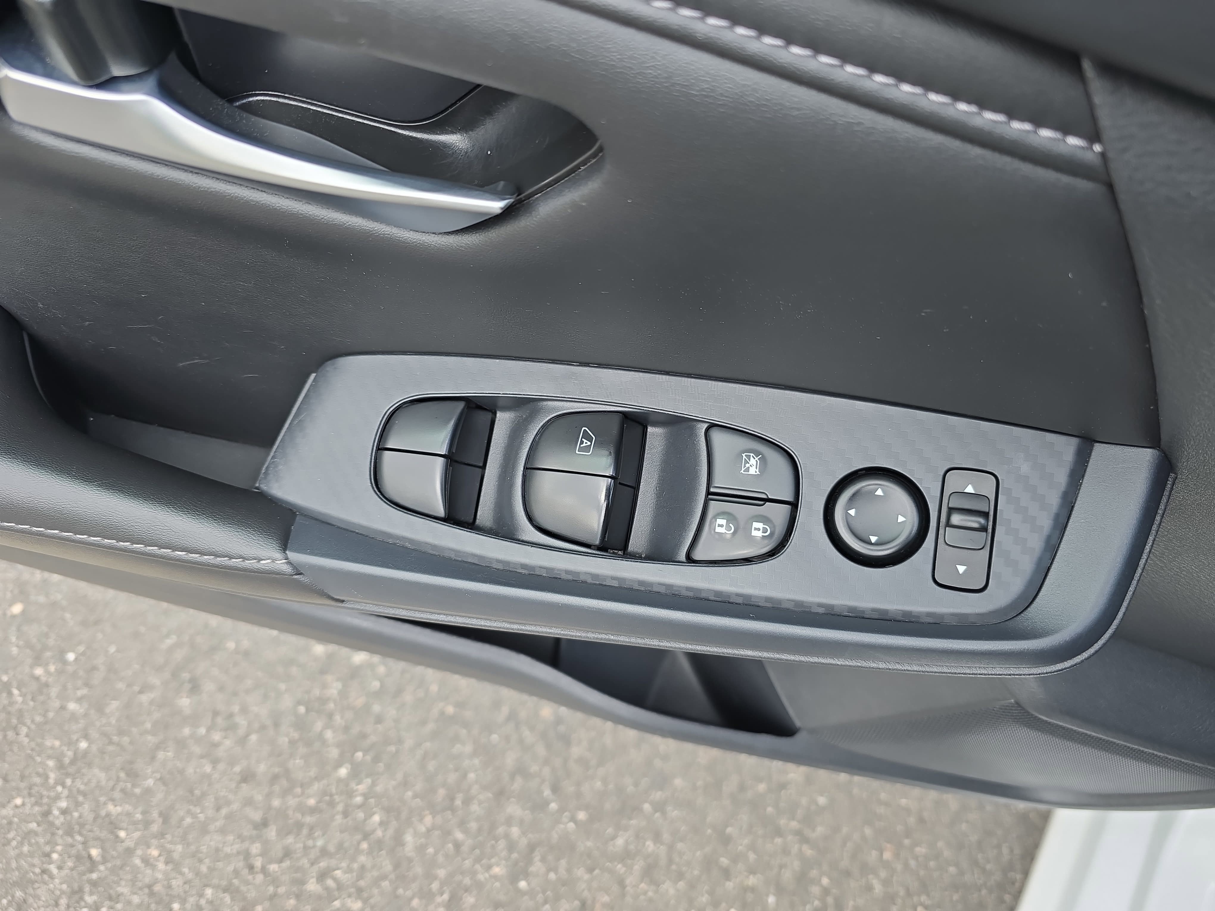 Used 2024 Nissan Sentra SV FWD image 28