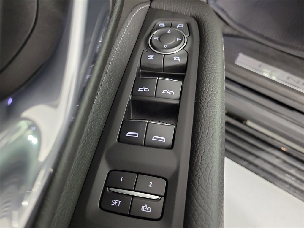 Used 2023 GMC Yukon Denali w/ Denali Reserve Package image 20