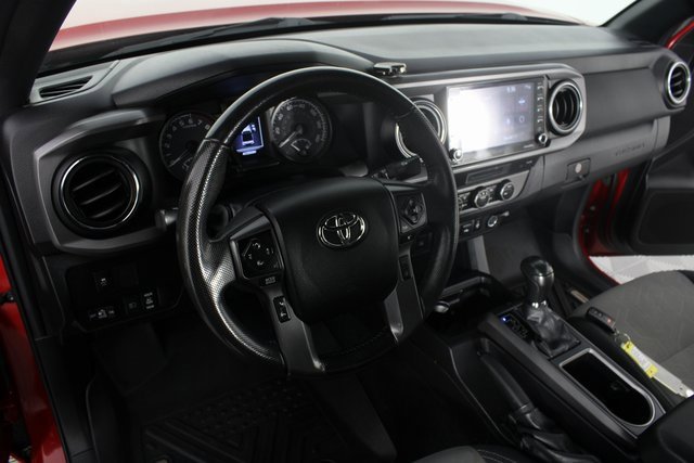 Used 2022 Toyota Tacoma TRD Off-Road image 8