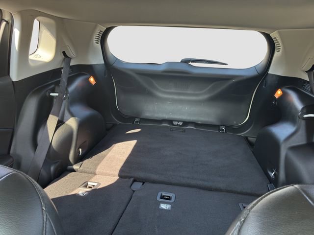 Used 2018 Jeep Compass Latitude w/ Popular Equipment Group image 12