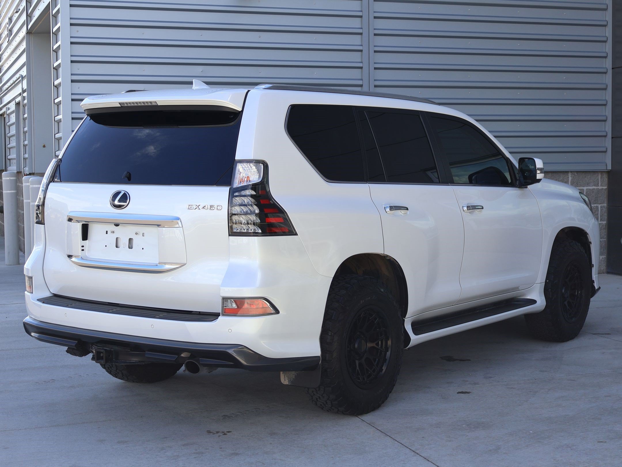 Used 2023 Lexus GX 460 Luxury w/ Sport Design Package AWD/4WD image 5