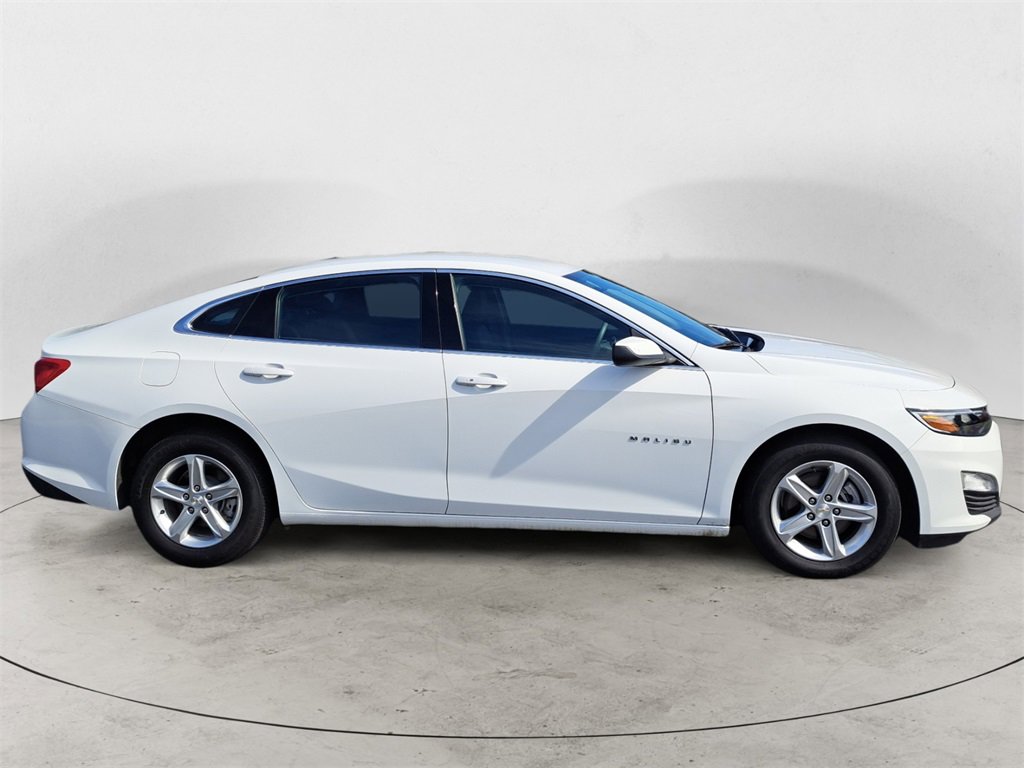 Used 2024 Chevrolet Malibu LS w/ Driver Confidence Package image 2