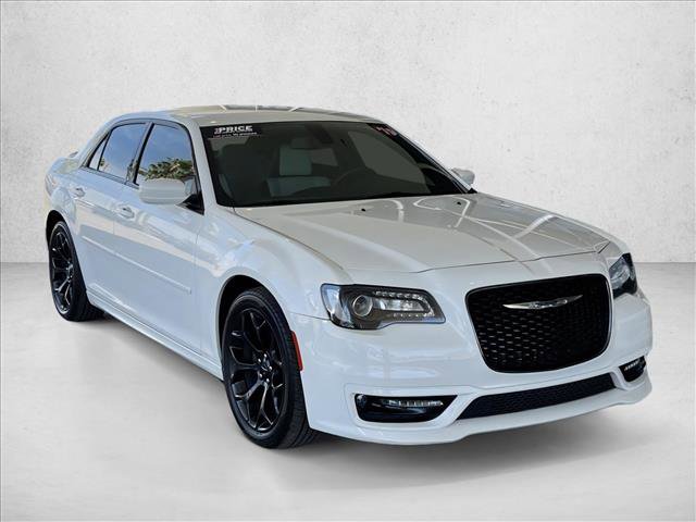 Used 2019 Chrysler 300 S w/ S Model Appearance Package RWD image 5