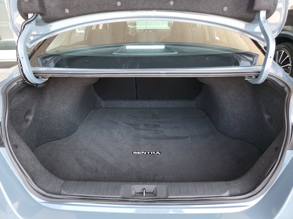 Used 2025 Nissan Sentra SR w/ Midnight Edition FWD image 14