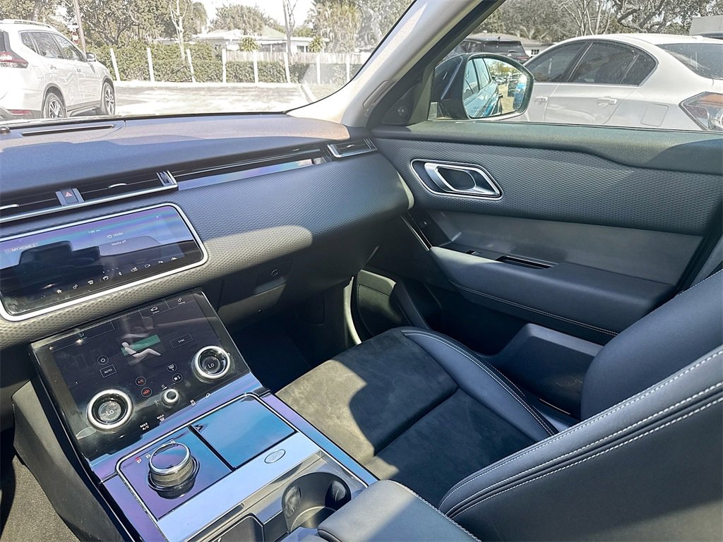 Used 2019 Land Rover Range Rover Velar image 23