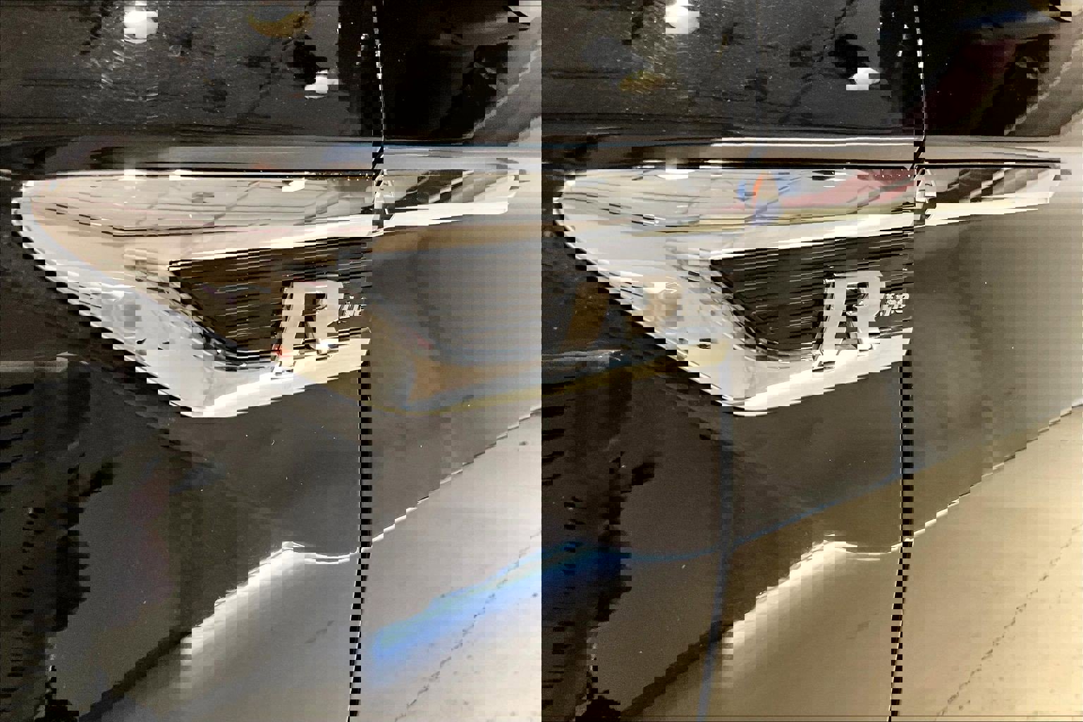 Used 2021 Volkswagen Tiguan SE R-Line image 23