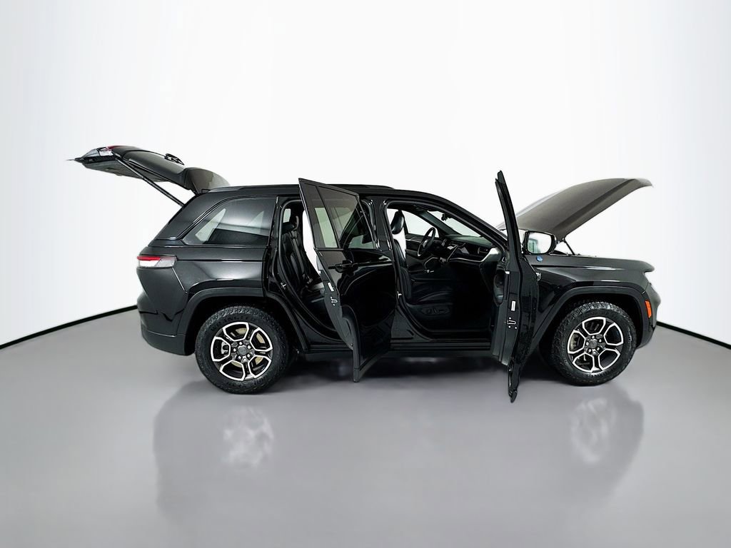 Used 2022 Jeep Grand Cherokee Trailhawk w/ Advanced Protech Group II AWD/4WD image 29