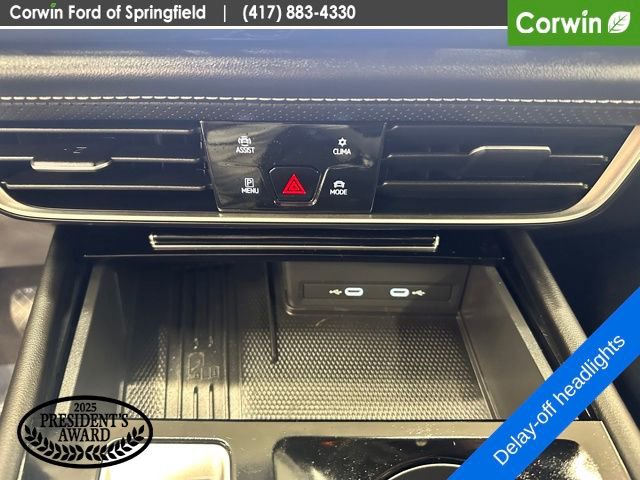 Used 2025 Volkswagen Atlas Cross Sport SE AWD/4WD image 24