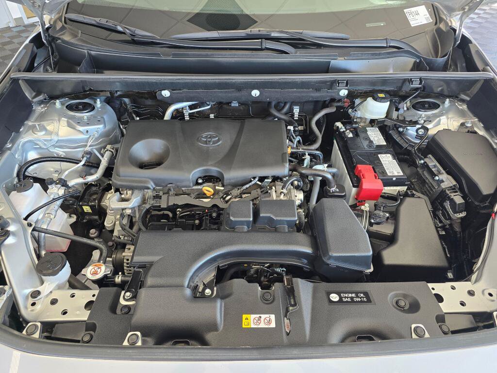 Used 2025 Toyota RAV4 XLE AWD/4WD image 11