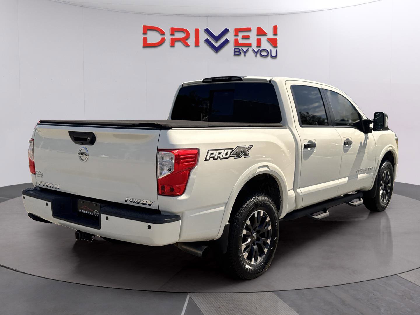 Used 2018 Nissan Titan PRO-4X w/ Pro-4x Convenience Package AWD/4WD image 5