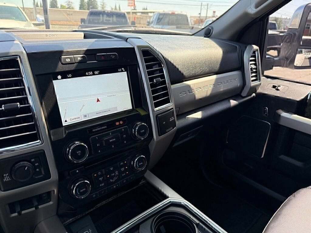 Used 2017 Ford F250 Lariat w/ Lariat Ultimate Package AWD/4WD image 10