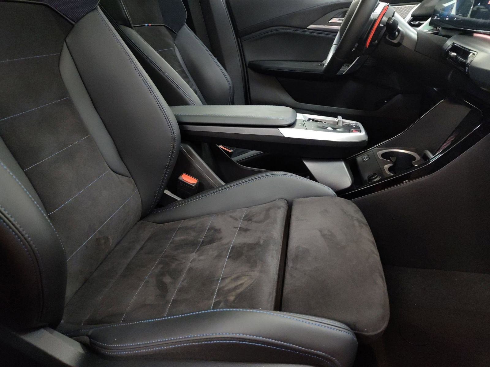 Used 2025 BMW X2 M35i w/ Premium Package image 29