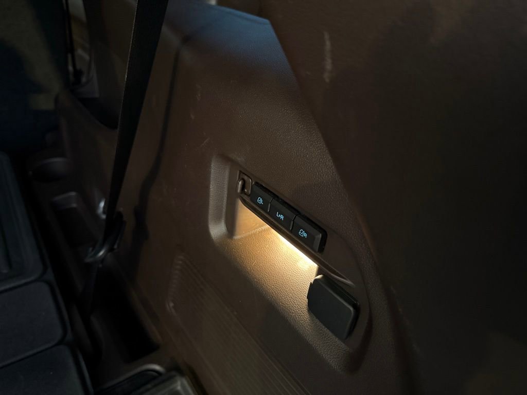 Used 2023 Ford Explorer King Ranch w/ Technology Package image 34