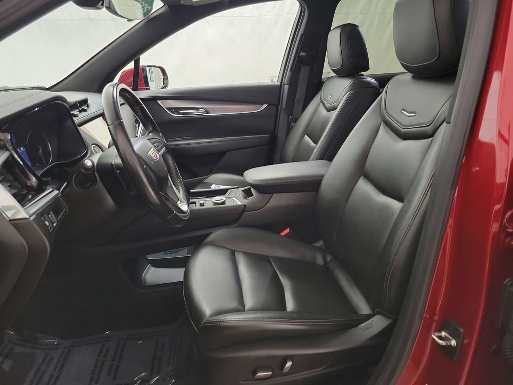 Certified 2023 Cadillac XT6 Luxury FWD image 9
