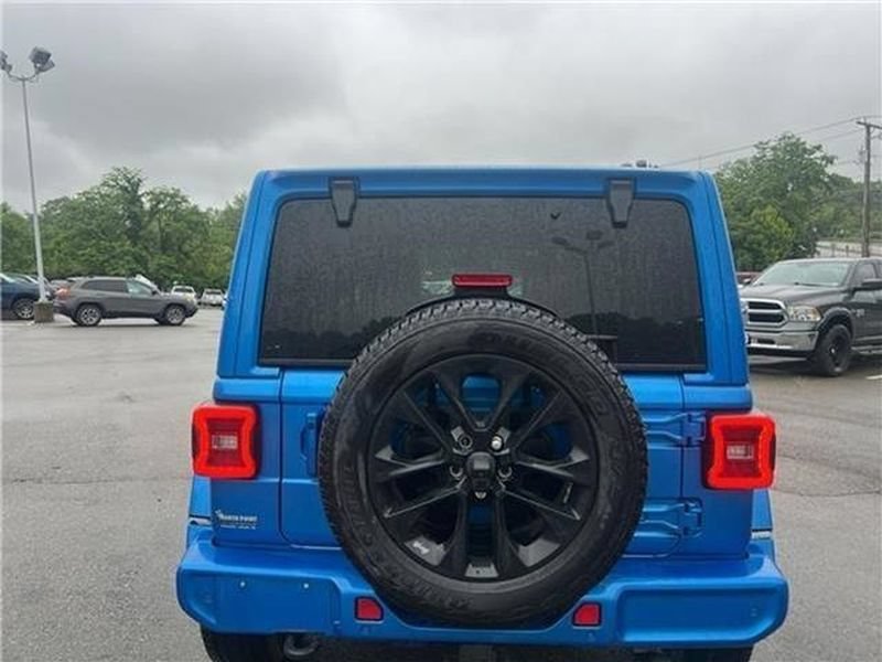 Used 2022 Jeep Wrangler Unlimited Sahara AWD/4WD image 41