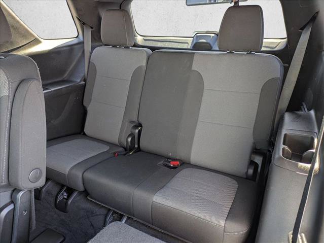 Used 2022 Chevrolet Traverse LT FWD image 19