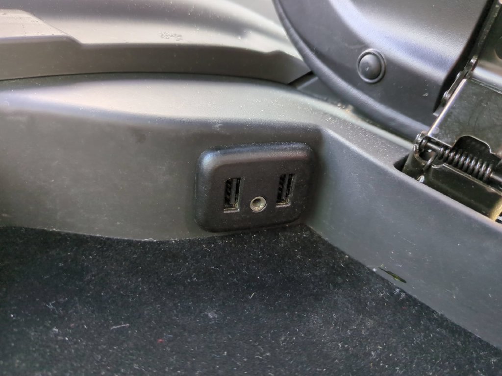 Used 2016 Chevrolet Corvette Stingray Convertible w/ 3LT Preferred Equipment Group RWD image 25