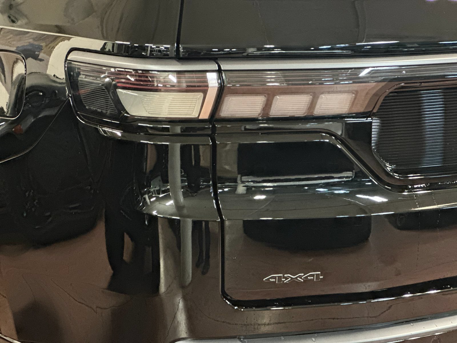New 2026 Jeep Grand Wagoneer Summit AWD/4WD image 27
