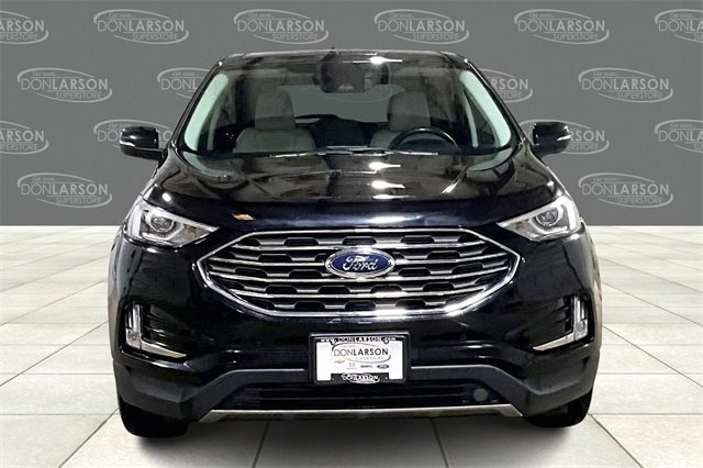 Used 2022 Ford Edge Titanium image 2