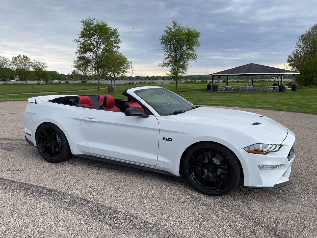 Used 2019 Ford Mustang GT Premium w/ GT Performance Package RWD image 12