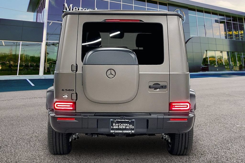 New 2027 Mercedes-Benz G 580 e image 4