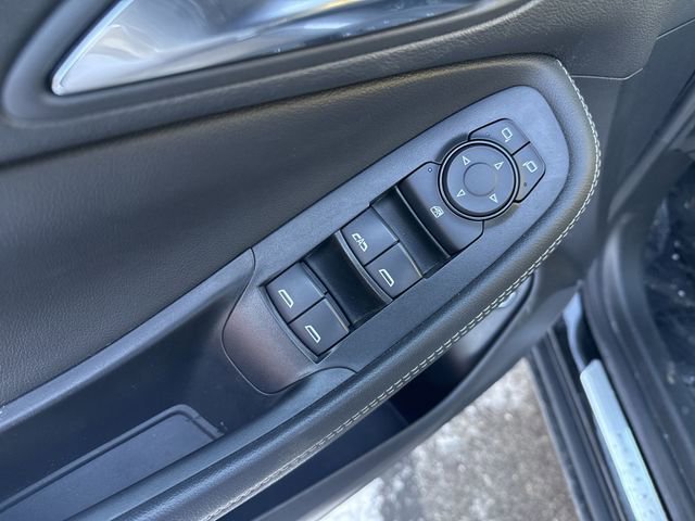 Used 2022 Buick Encore GX Select image 17