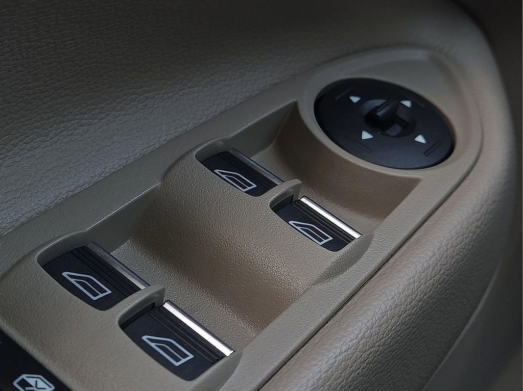 Used 2017 Ford Escape Titanium w/ Equipment Group 301A image 17