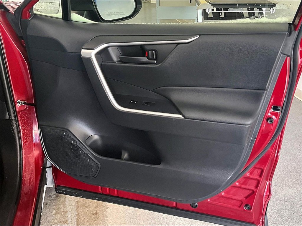 Used 2020 Toyota RAV4 LE w/ All Weather Liner Package image 12