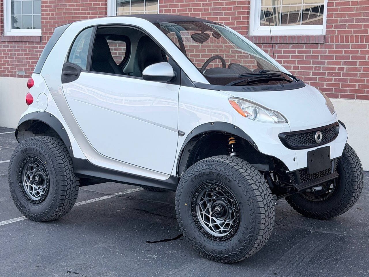 Used 2015 smart fortwo pure RWD image 8