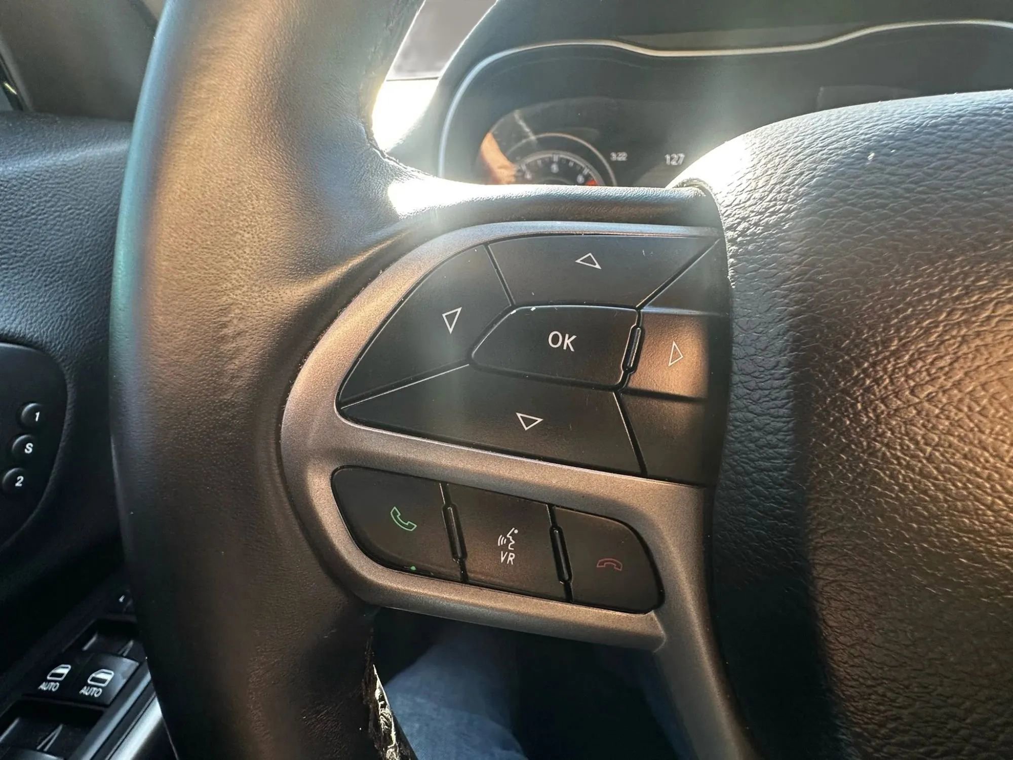Used 2019 Jeep Cherokee Limited FWD image 51