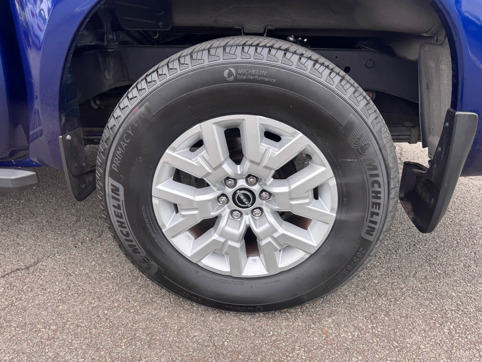 Used 2022 Nissan Frontier SV w/ Technology Package image 5